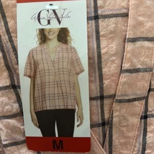Gloria Vanderbilt women’s top size medium color pink